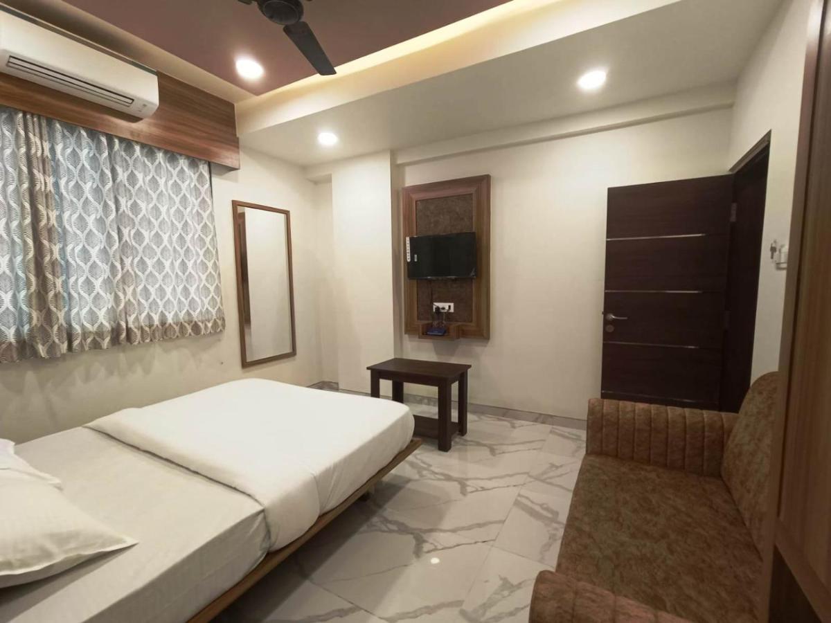 Sai Sagar Lodging & Boarding Ulhāsnagar Екстериор снимка